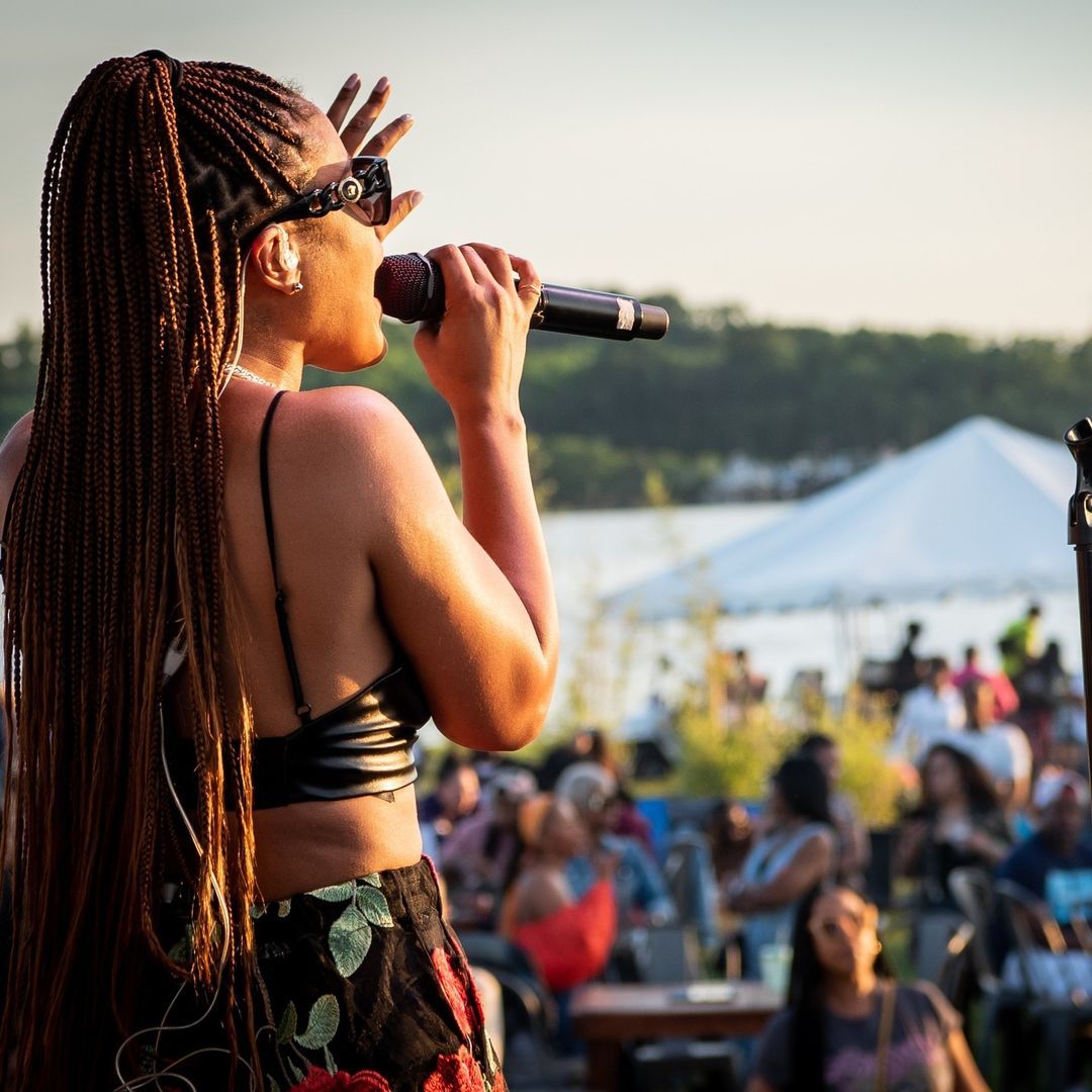 Late sundowns and refreshing summer air call for the return of Jazzy Summer Nights — an exclusive summer music series in @baltimorepeninsula!